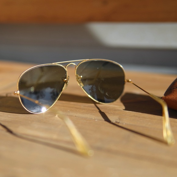 1980s Ray-Ban Aviator Sunglasses - Picture 11 of 17